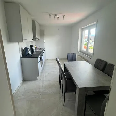 דירה Sunshine רוסט