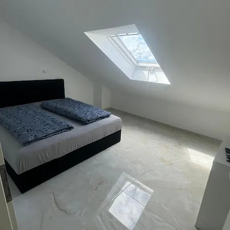 Sunshine Apartment *