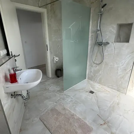 דירה Sunshine רוסט