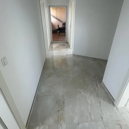 Sunshine Apartment *